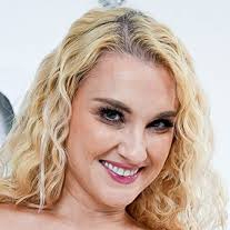 Julia Robbie profile photo